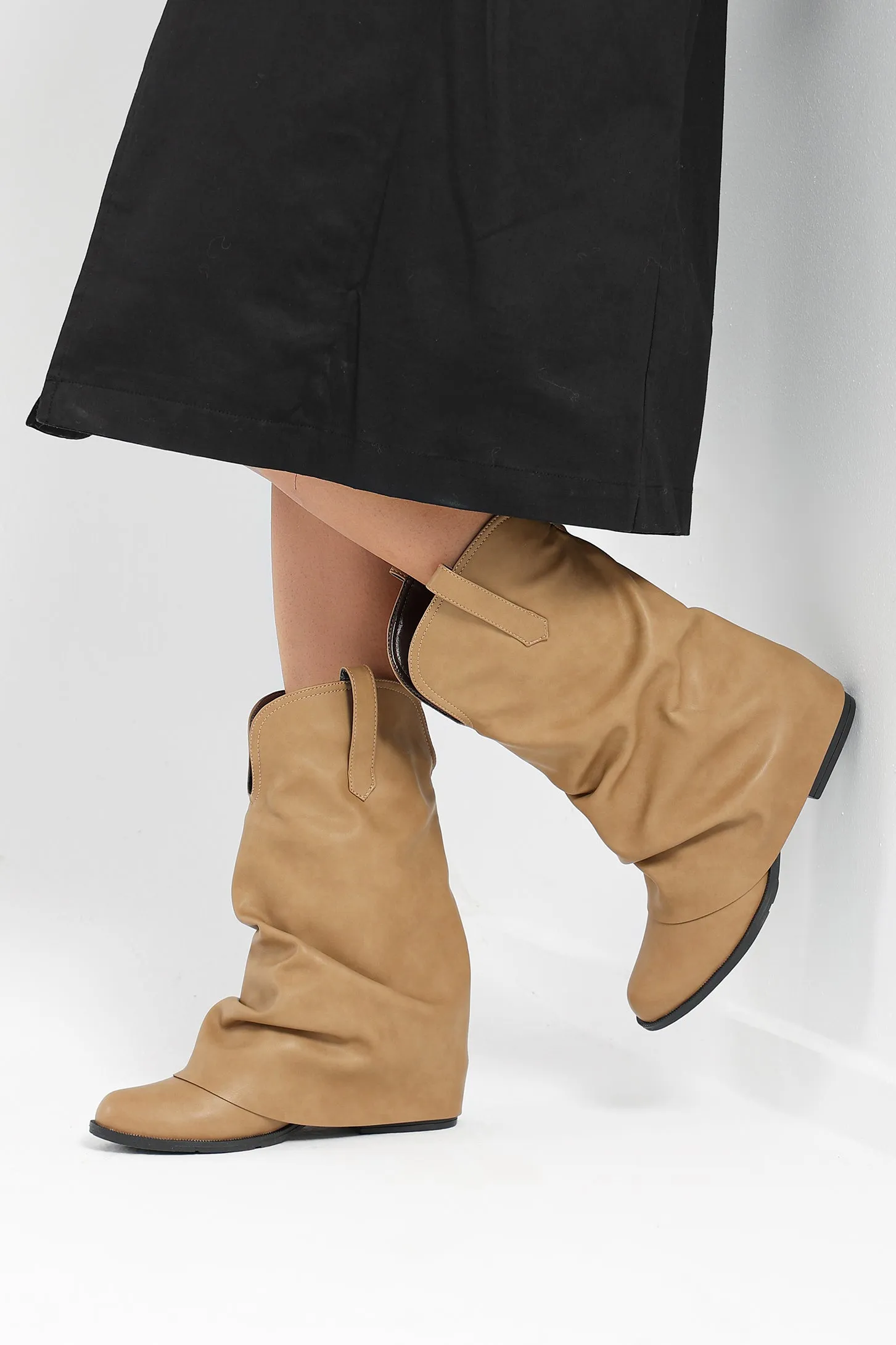 LUXE GLOW BOOTS - BEIGE